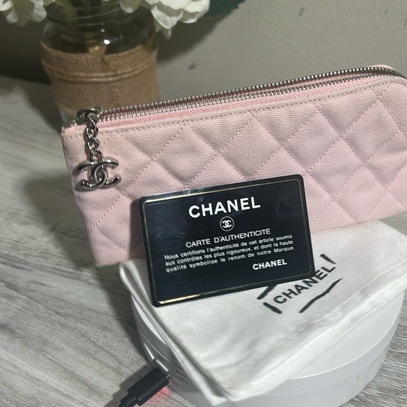 AUTHENTIC CHANEL PINK CLOTH MAKE UP BAG RARE Collectable piece Year - Picture 8 of 13